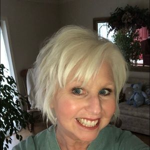 Meet your Posher, Debbie